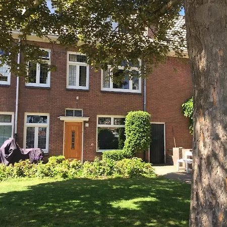 Apartment Tastefull Double Story 2 Bedroom Appartment/house *