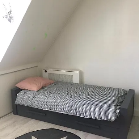 Apartment Tastefull Double Story 2 Bedroom Appartment/house